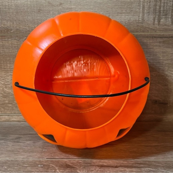 Halloween Blow Mold Norfolk General Foam Pumpkin Jack O Lantern Candy Bucket - Picture 4 of 6